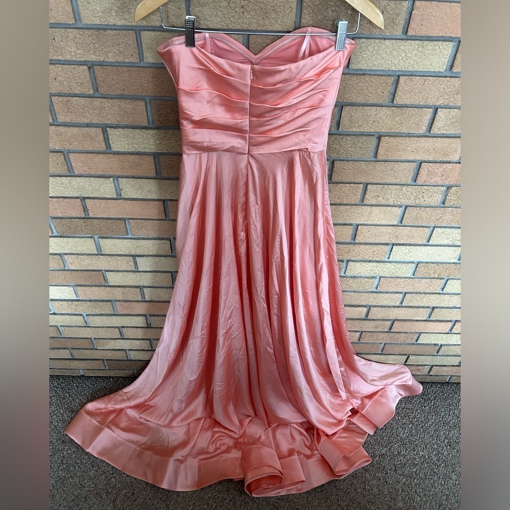 NWT LA FEMME Strapless Slit Satin Ballgown Prom Dress in Peach Size US 4 - Picture 4 of 12